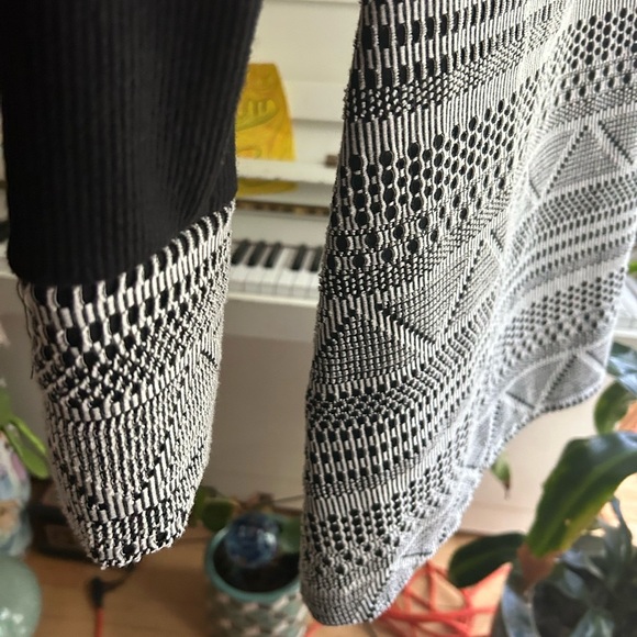 Luc Fontaine Geometric Black and White Long Sleeve Mini Dress Size 04 - Picture 11 of 16